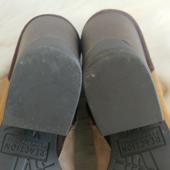 SHIPS FREE!! KENNETH COLE Reaction Color Block Ankle Booties - Picture 9 of 9